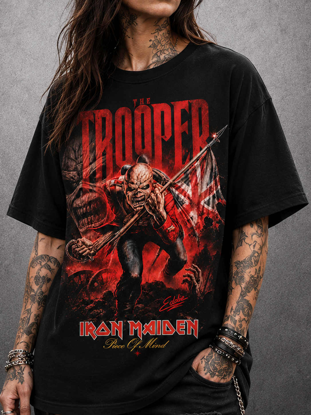Camiseta The Trooper Vintage Preta RIFF STUDIO